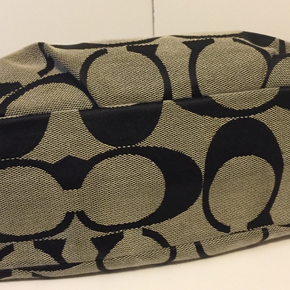 Coach Classic Black Logo Purse - Picture 3 of 5